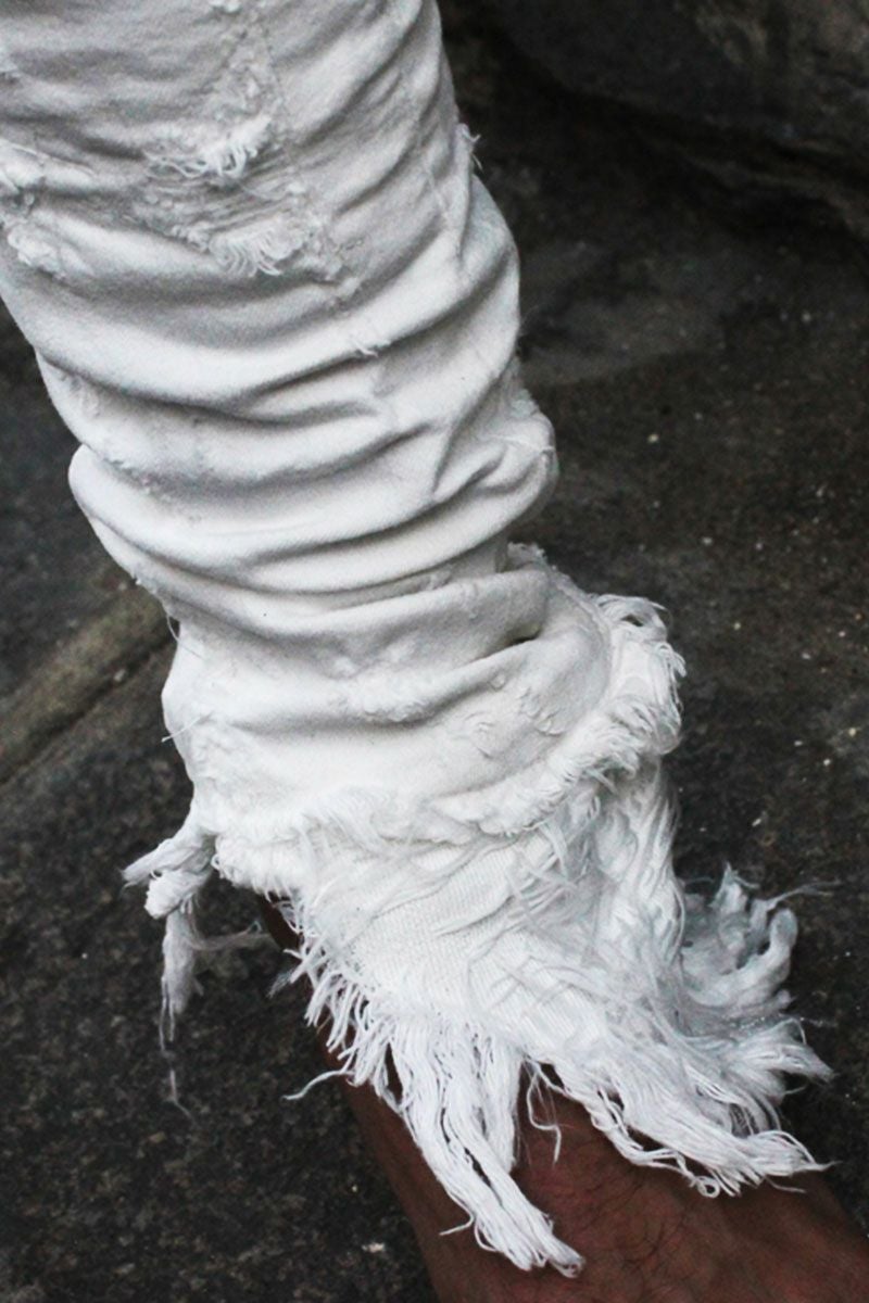 FAGASSENT】純白の狂気。歩く場所すべてがステージになるアーティスト