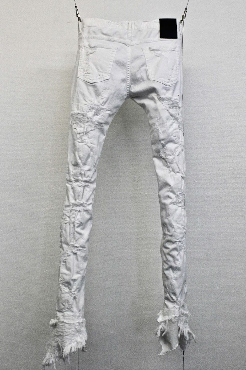 FAGASSENT】純白の狂気。歩く場所すべてがステージになるアーティスト